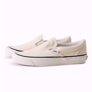 NWT Vans, Classic Slip on, OG White, Men 6.5 Women 8.